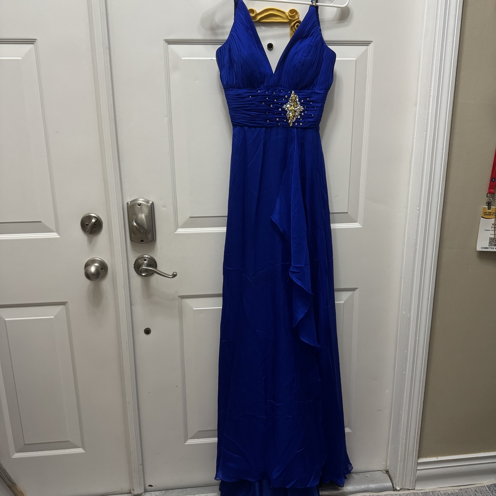 Elegant Blue Evening Gown